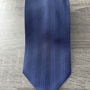 HERMES Paris Blue 100% Silk Geometric Jacquard weave  Tie Style. 59 X 3  1/2